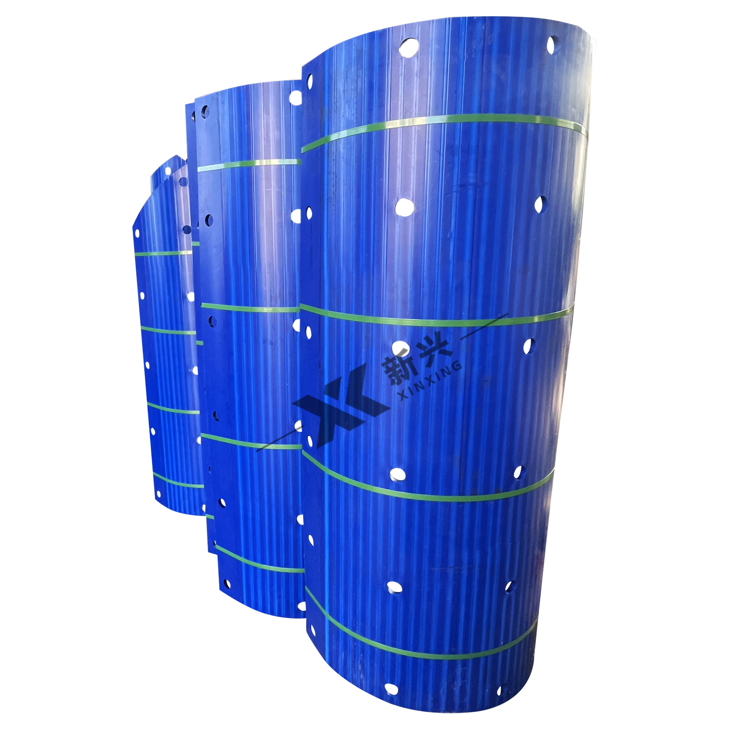 Self-lubricating and wear-resistant polymer polyethylene coal bunker lining