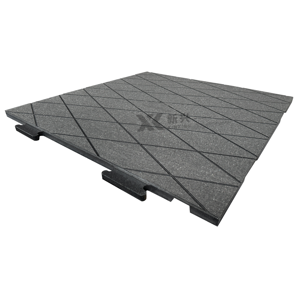 Lightweight compression-resistant and high load-bearing temporary road polyethylene ground protection mat